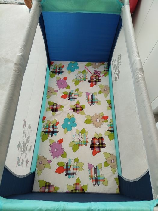 Cama de viagem com colchão