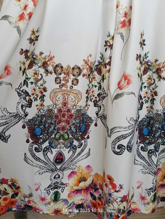 Sukienka letnia zdobiona