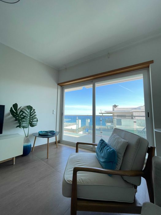 Apartamento T2 com vista de mar e parqueamento