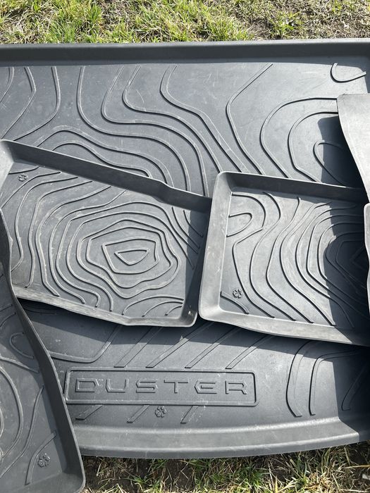 Продам килими на машину рено дастер трете поколіня 2025 рік