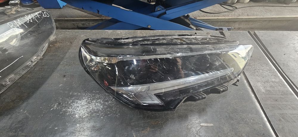 Ótica / farol esquerda para OPEL Corsa F
2019 - 2026