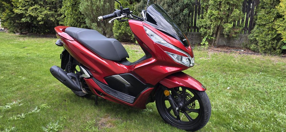 Skuter Honda PCX 125cm na kat.B  LED jak Nowy z 2020 roku  ABS