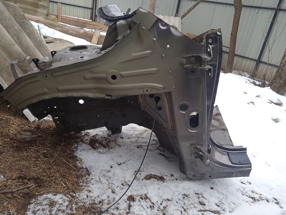 Продам лонжерон Хонда црв 4