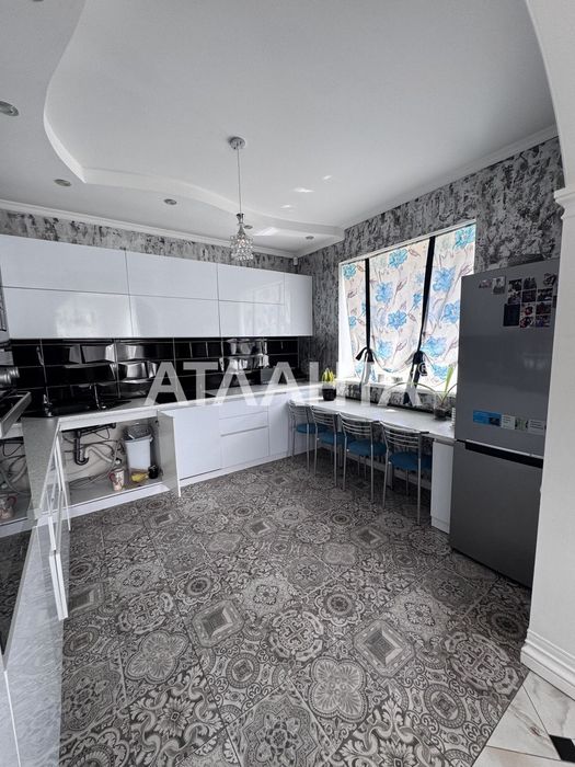 Гарний будинок в Чагрі