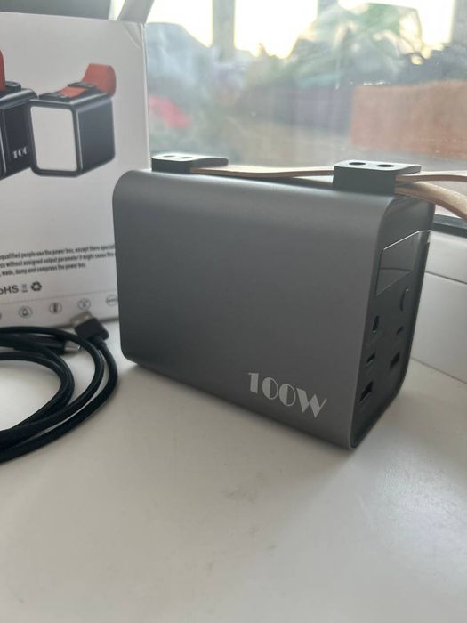повербанк моделі M6-PD100w.