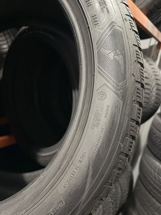 255/45 r 19 Goodyear 2шт.