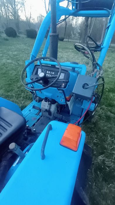 Traktorek Mitsubishi 25km 4x4 z TUR-em (nie Kubota, iseki, yanmar,  inne)