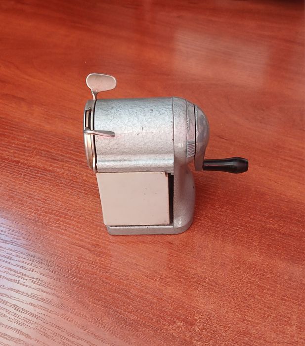 Точилка карандашей.