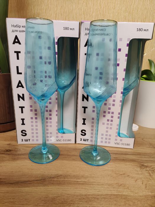 Продам набір келихів