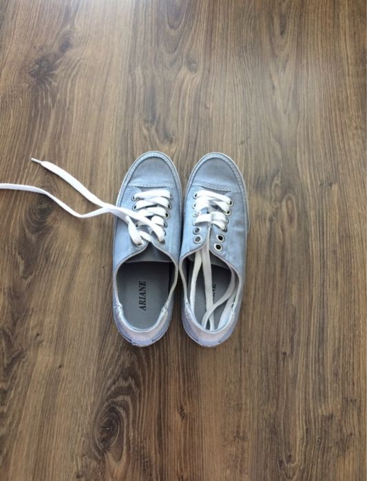 Nowe tenisówki damskie