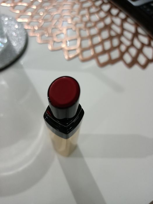 Szminka pomadka Bobbi Brown Luxe Shine Intense kolor Red Stiletto NOWA