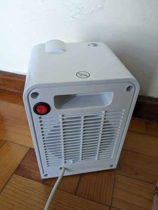 Aquecedor digital a ar quente 1800W