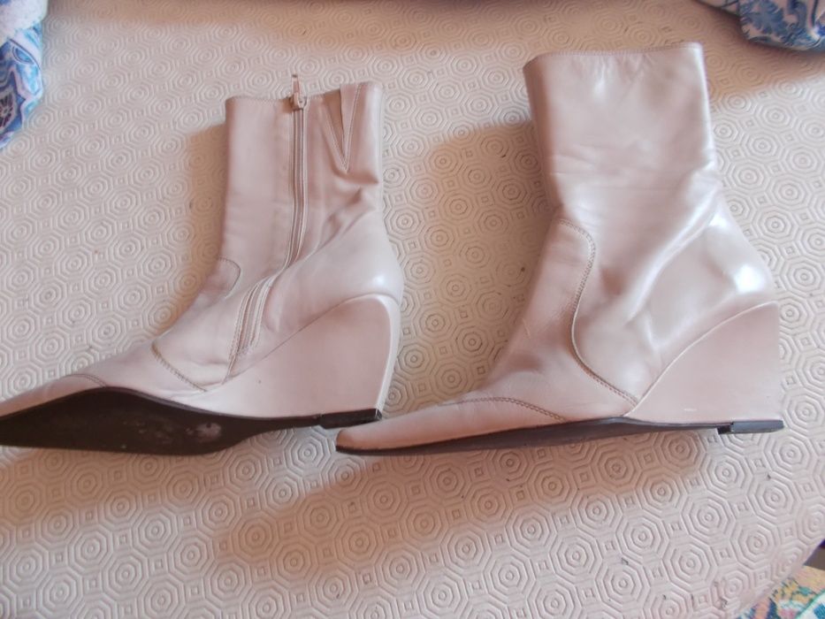 Botas Charles de cano alto tamanho 33