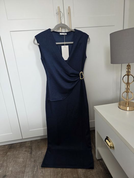 Nowa sukienka midi Zara, S