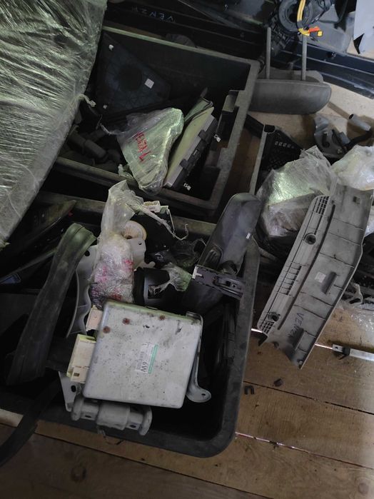 Пластик салона Toyota Venza 2008-2015