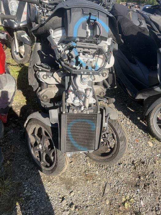Lewa laga zawieszenie Piaggio Mp3 500
