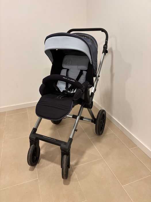 Carrinho Bébé + alcofa/ovo (Jané Muum + matrix light 2)