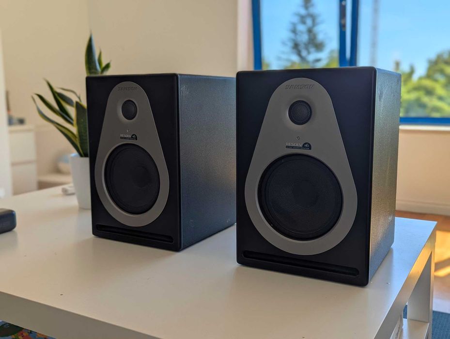 Studio Monitors (Monitores de Estúdio) Samson Resolv A6 + BS-500