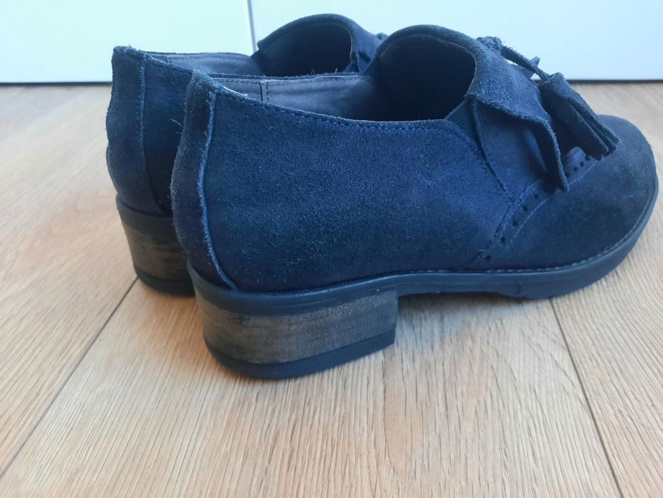 Sapatos azuis em camurça estilo mocassin