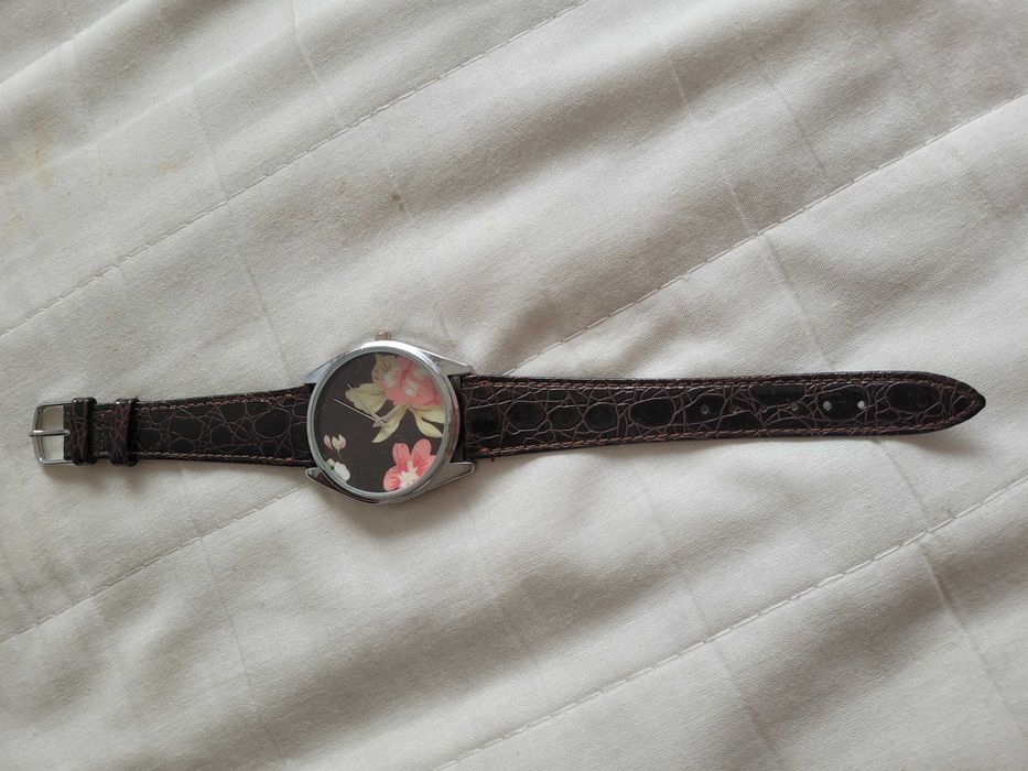 Zegarek Damski Flowers | Unikalna Tarcza z Różami | Nowy Pasek