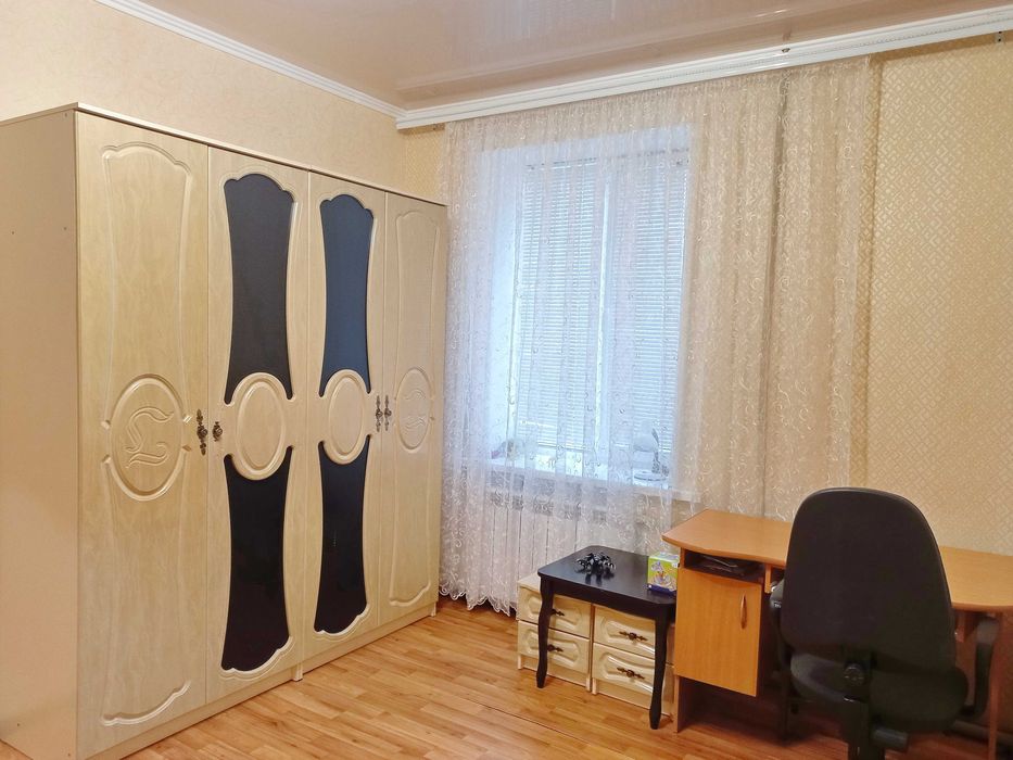 Продам 3х ком. кв.ру с гаражом в центре Чугуева