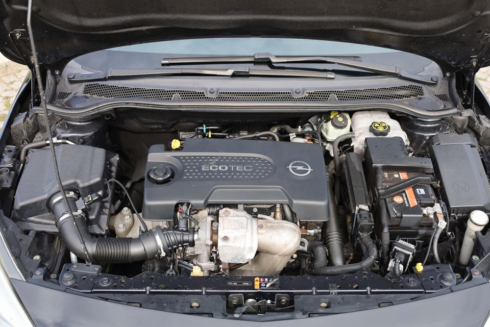 Opel Astra Sport Tourer - Desde 80€ /mês