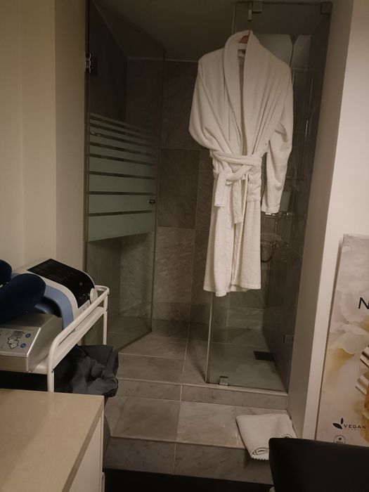 Aluga-se espaço/gabinete em Alvalade