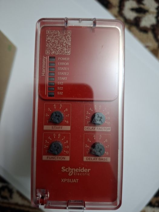Модуль безпеки Schneider Electric Harmony XPSUAT13A3AP (Новий)
