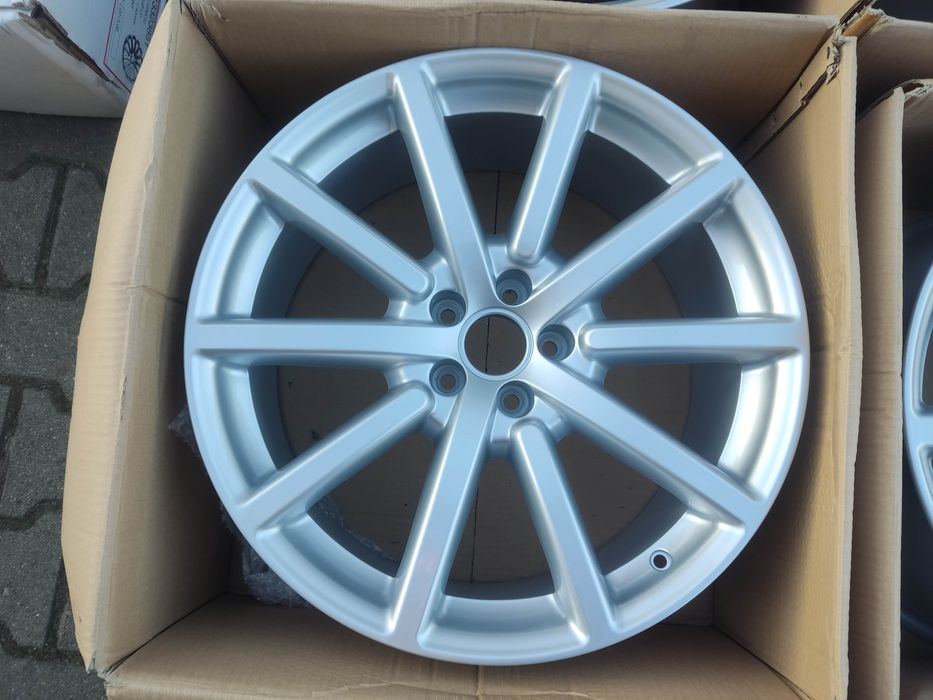 Felgi aluminiowe NOWE Audi Q5 A6 20 5x112 8,5j et33