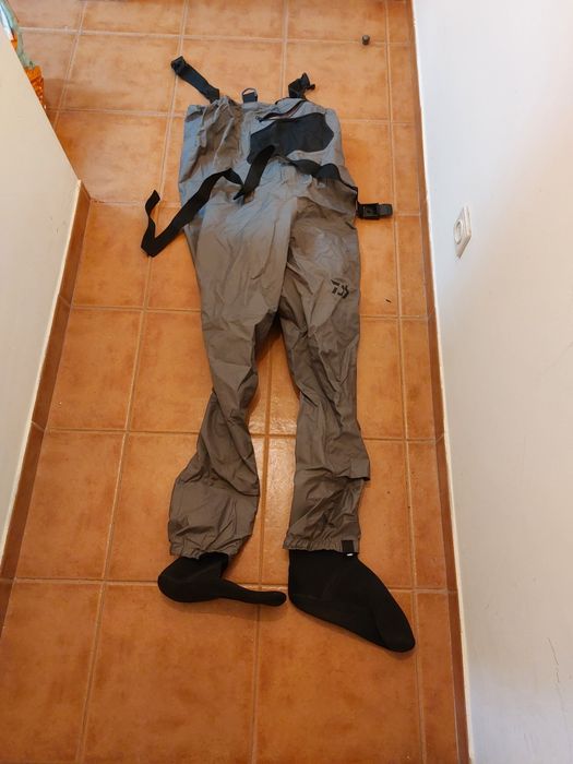 Conjunto Vadeador Daiwa 3-Layer + Botas SEAC Rock HD 3mm