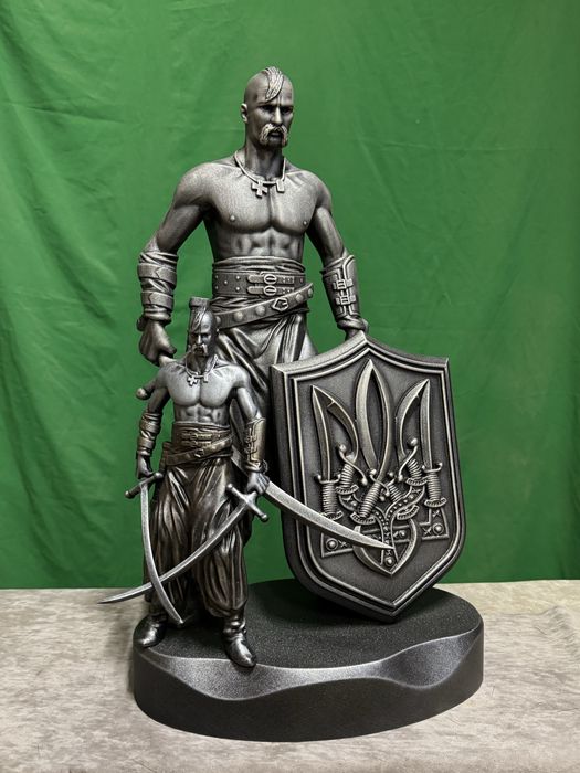 Деревʼяна статуетка-скульптура «Український козак»