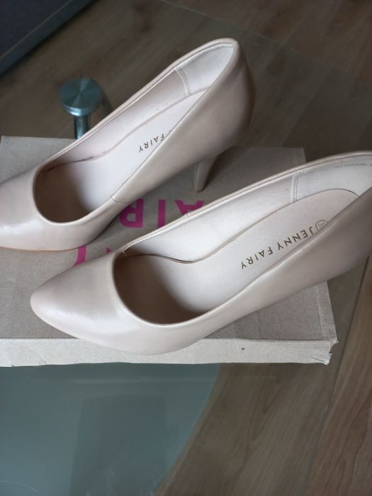 Beżowe nowe szpilki Jenny Fairy r.39