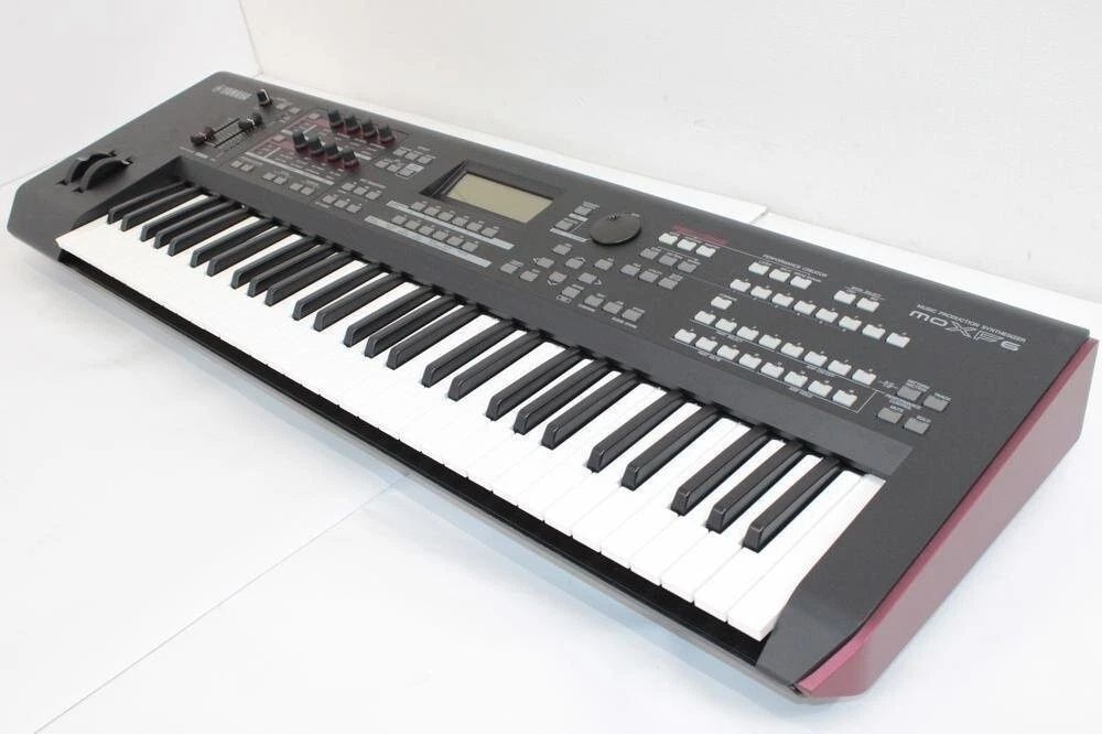 Yamaha MOXF6 syntezator klawisze