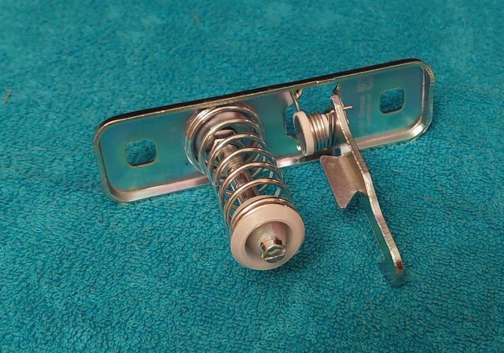 Trinco Capot Volkswagen Golf Jetta Mk2 - Superior