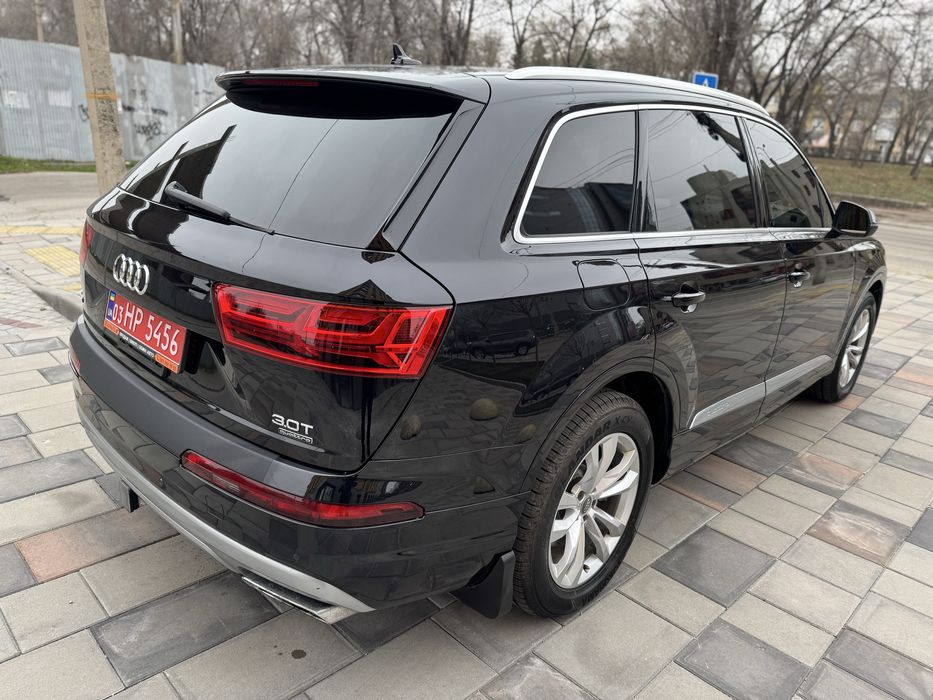 Продам Audi Q7 7 мест
