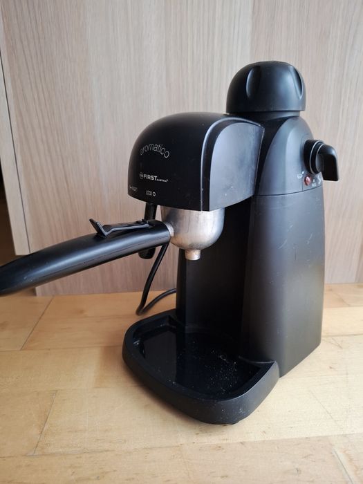 Ekspres do kawy ciśnieniowy First Aromatico
