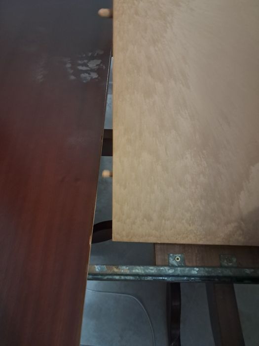 Mesa redonda extensível em madeira maciça