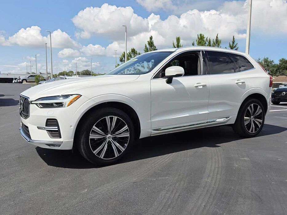 Volvo XC60 B5 Plus Bright Theme      2023