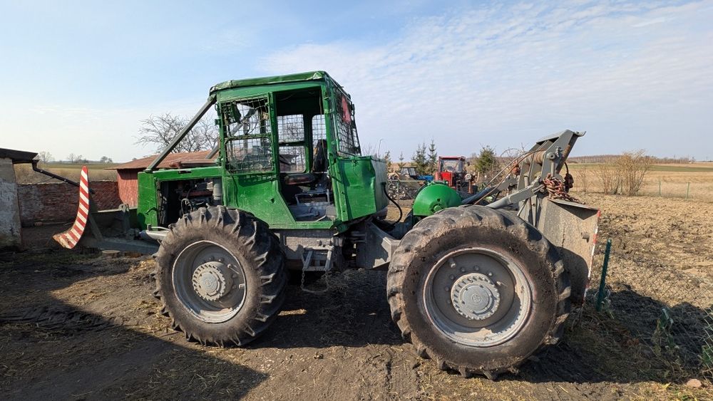 Ciągnik Leśny LKT81