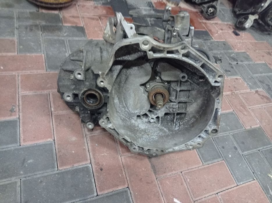 Коробка передач 1.9 6-ст. механическая Opel Astra h Zafira B КПП МКПП