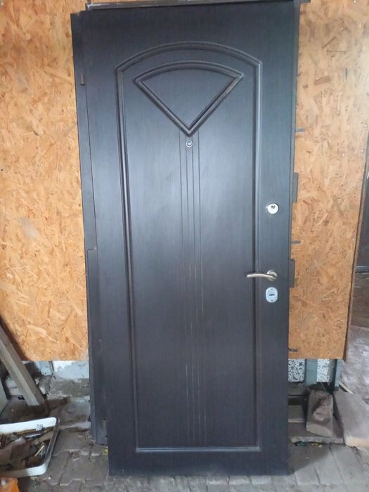 Продам брони двери