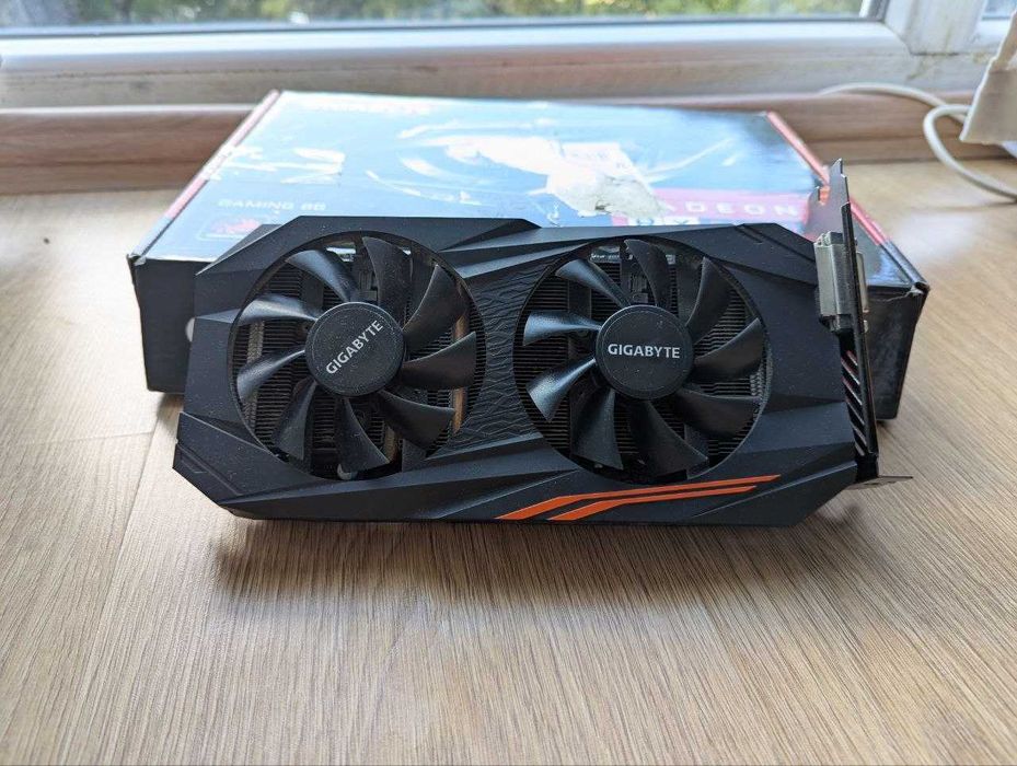 | Ігрова відеокарта Gigabyte RX 570 4GB |