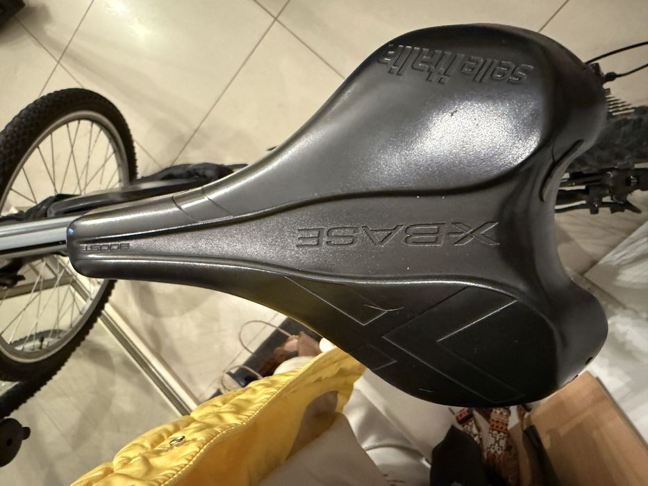 Używany rower elektryczny marki Esprit w doskonałym stanie.