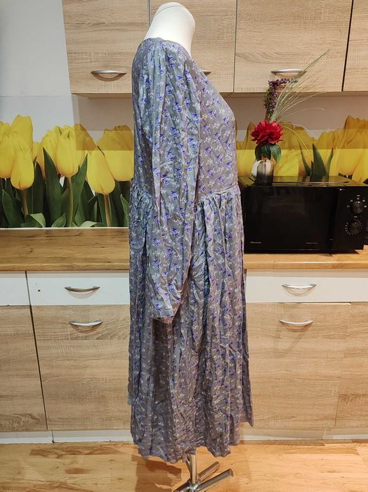 Śliczna ciekawa unikatowa sukienka midi rozmiar ok 44/46