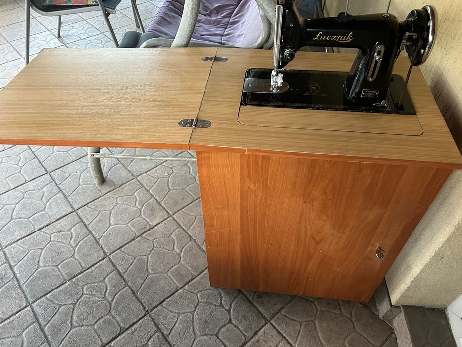 Maszyna do szycia łucznik kl.82