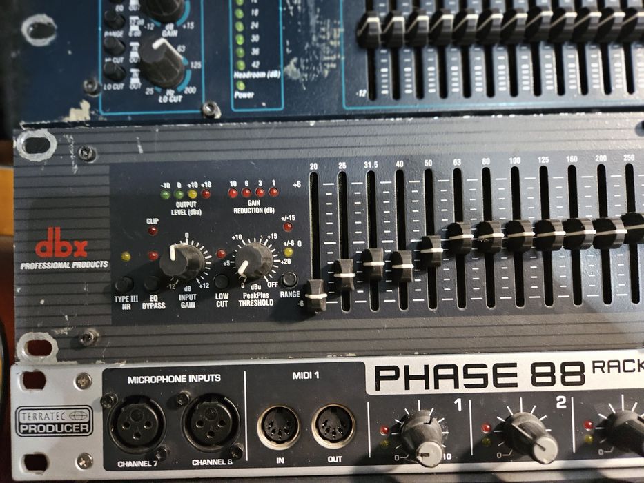 Equalizer,  korektor graficzny DBX 2031