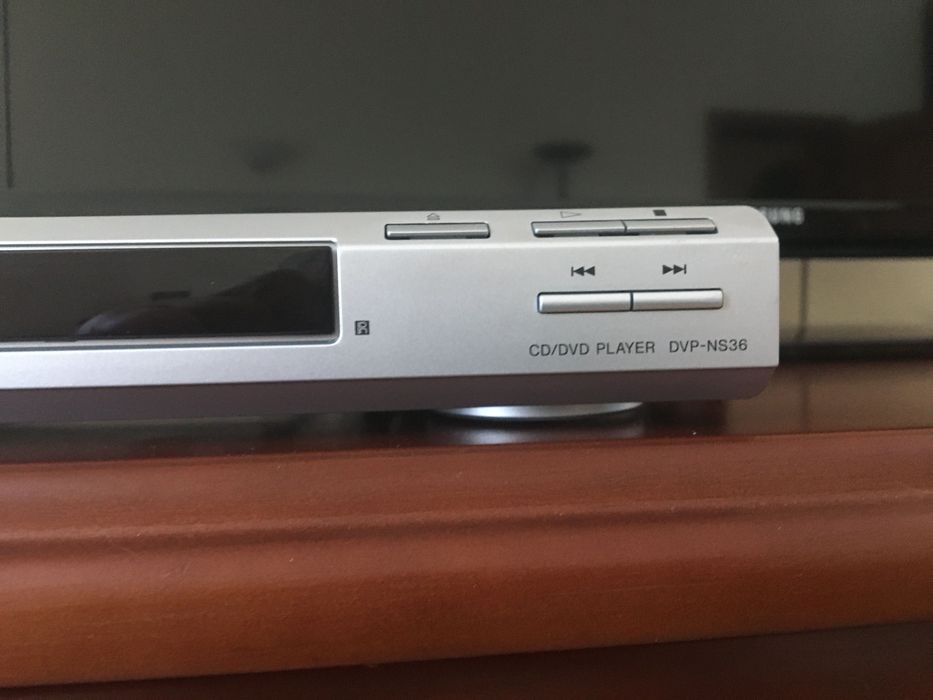 DVD проигрыватель Sony.