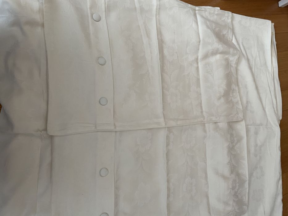 Capa de edredao praticamente nova