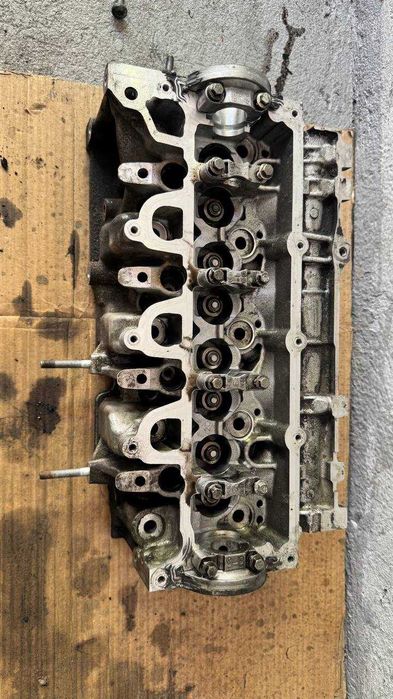 Головка блока двигуна K9K636 Nissan Renault. ГБЦ
