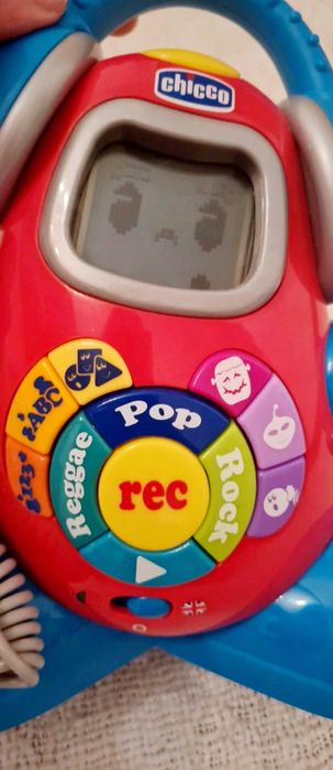 Brinquedo Chicco bilíngue